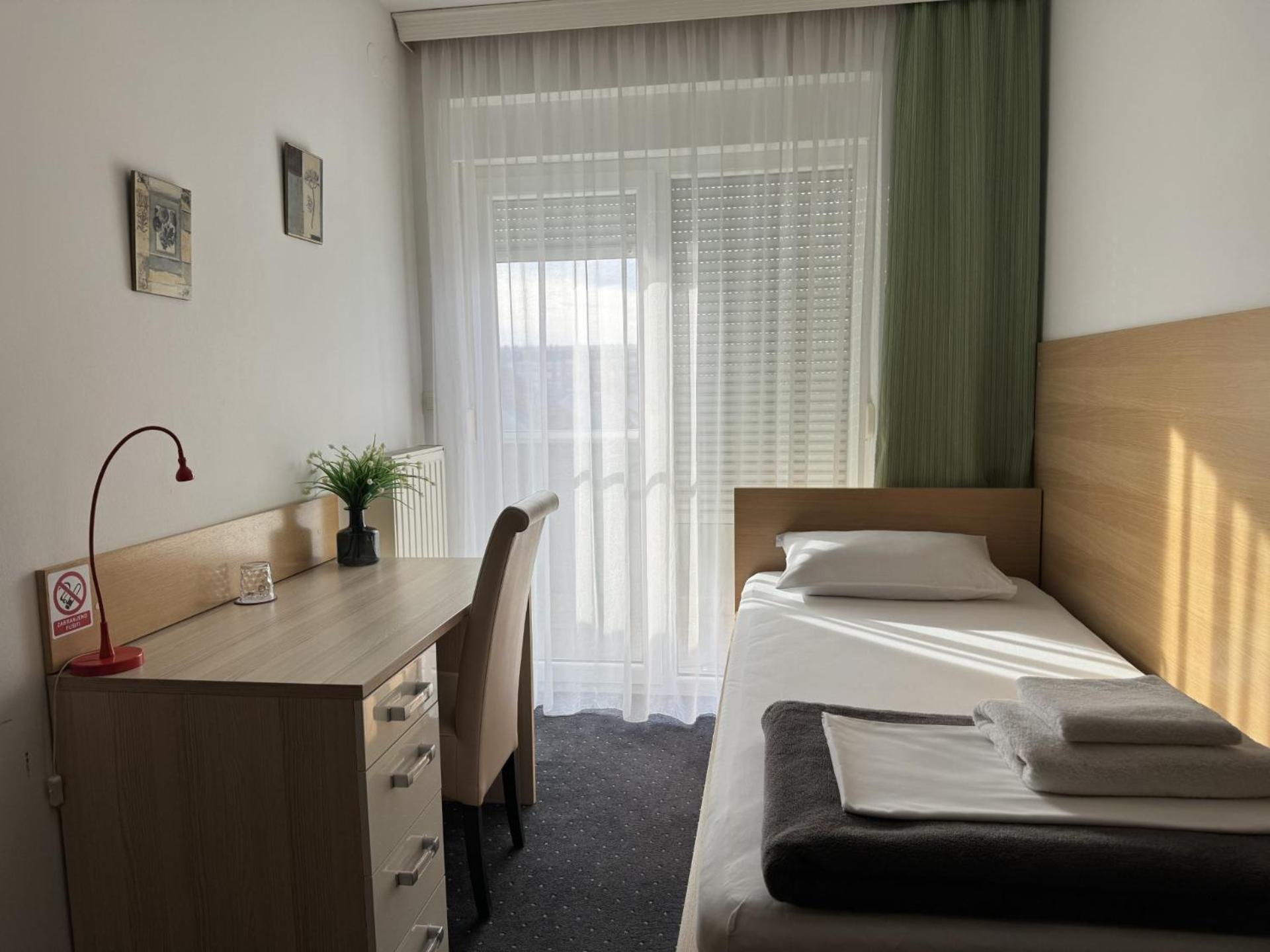 Pansion Komfor Fitea Osijek Exterior foto