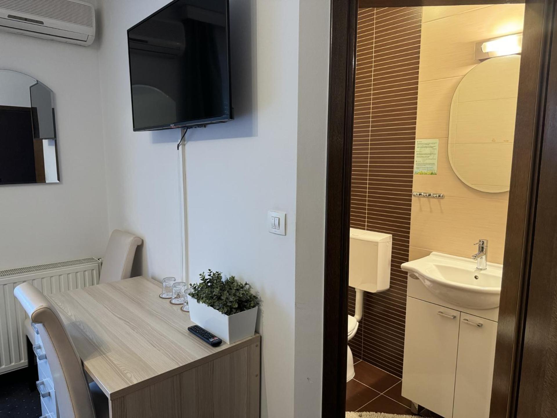 Pansion Komfor Fitea Osijek Exterior foto